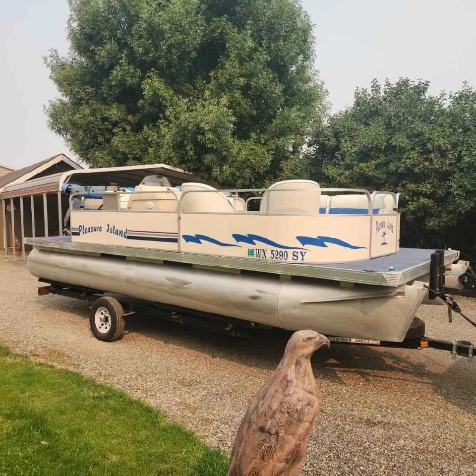 2006 22' Pleasure Island Pontoon Boat Forester