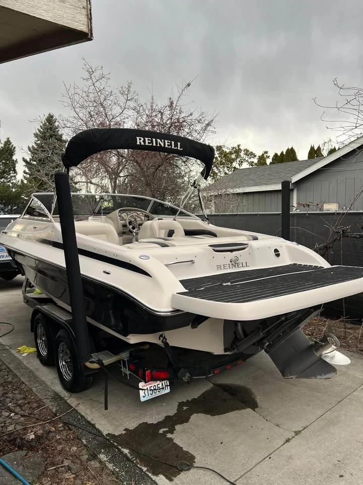 2004 Reinell 246BR