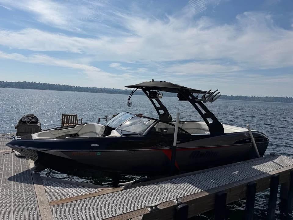 2017 Malibu Wakesetter 25 LSV