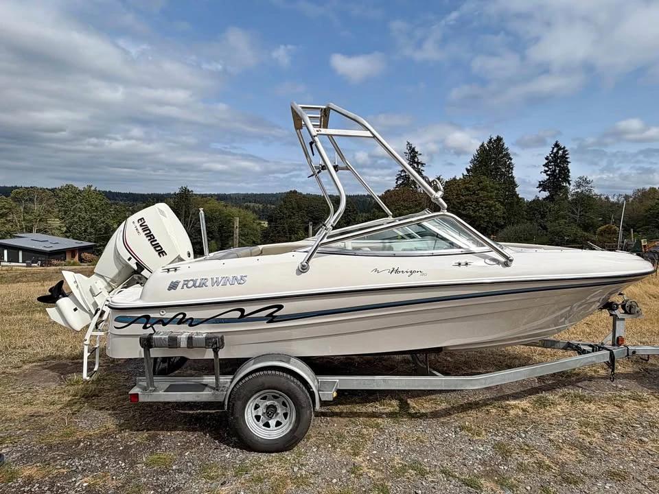 2002 Four Winns Horizon 180