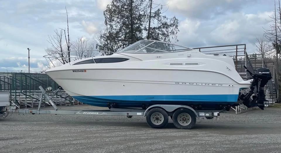 2001 Bayliner 2455 Sunbridge