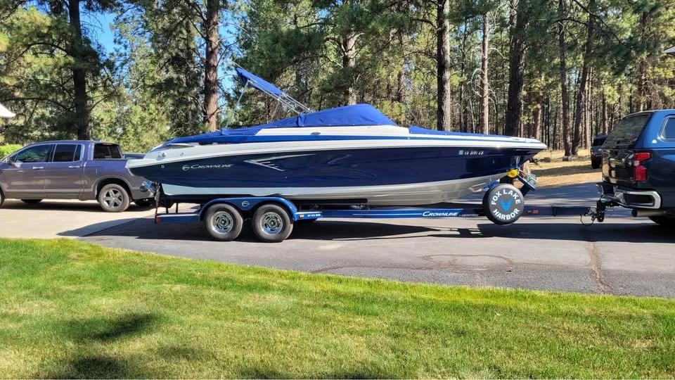 2022 Crownline 240 ss