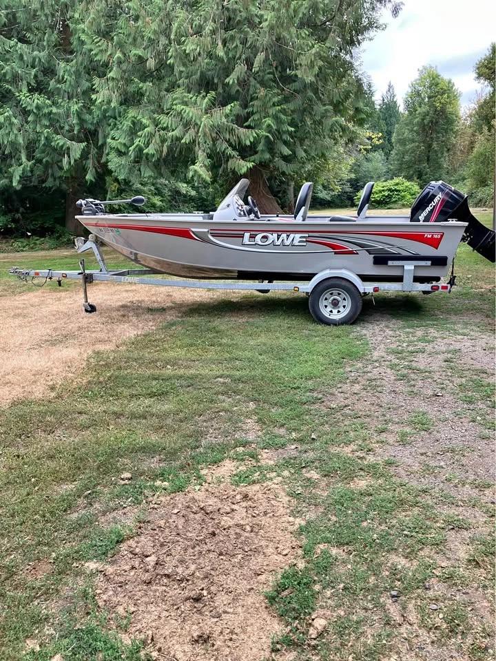 2009 Lowe aluminum Boat