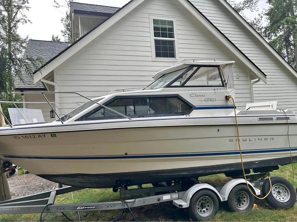 2000 Bayliner 2450 Ciera