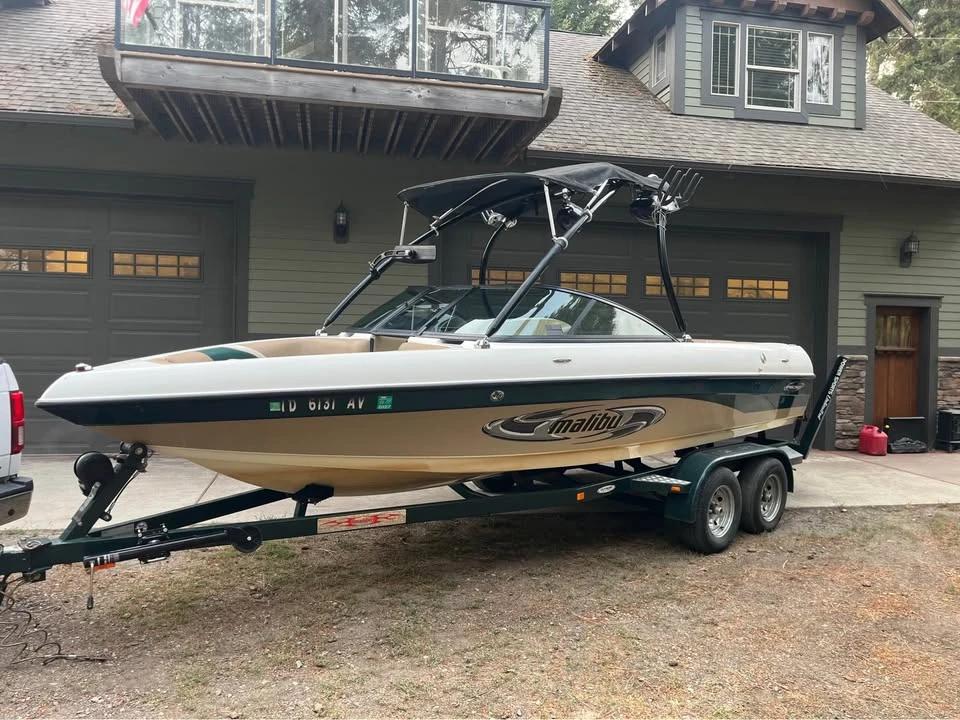 2005 Malibu V Ride 21’ Boat V-Ride 21
