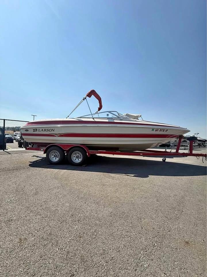 2003 Larson xi230
