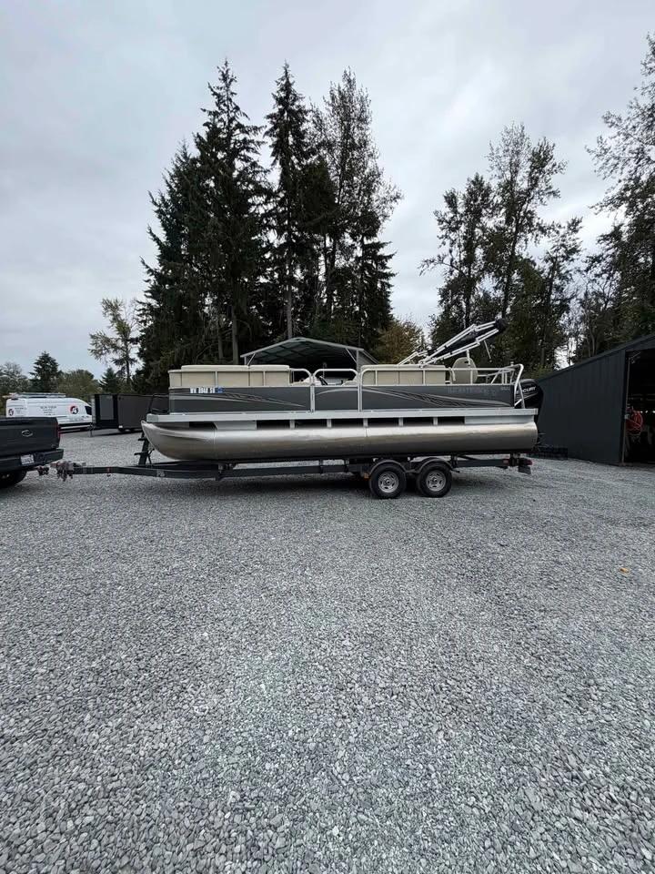 2018 Montego Bay Pontoon boat C8516