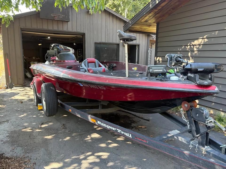 1998 Ranger Bass Boat