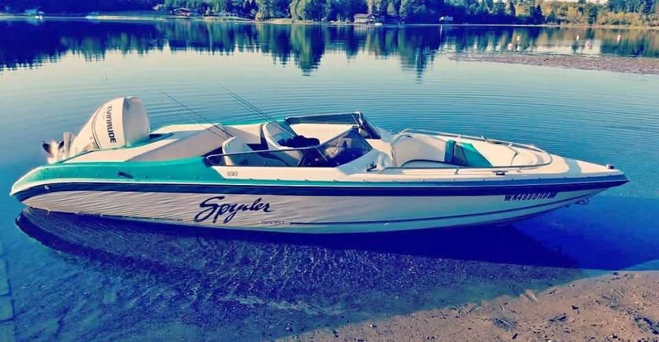 1992 Seaswirl Spyder w/ Evinrude 150 E-TEC Spyder Sport