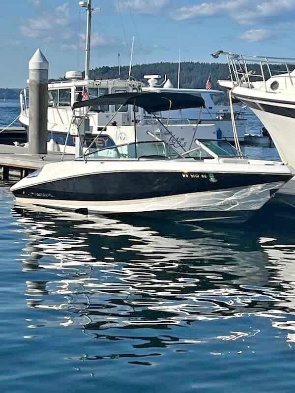 2007 Regal 2200 Open Bow Boat