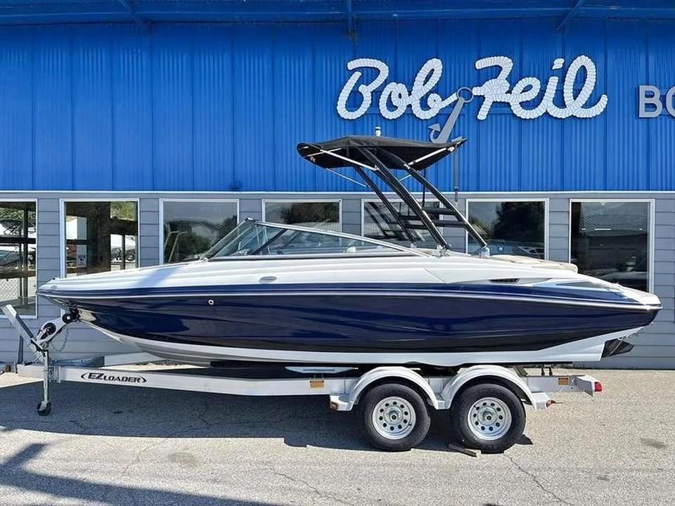 2019 2019 CROWNLINE 215 ss 215 SS