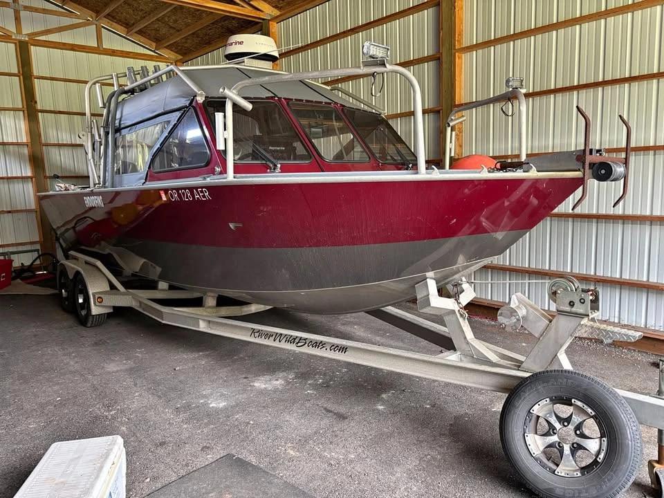 2013 RiverWild 24' 300HP main 24' Custom Offshore